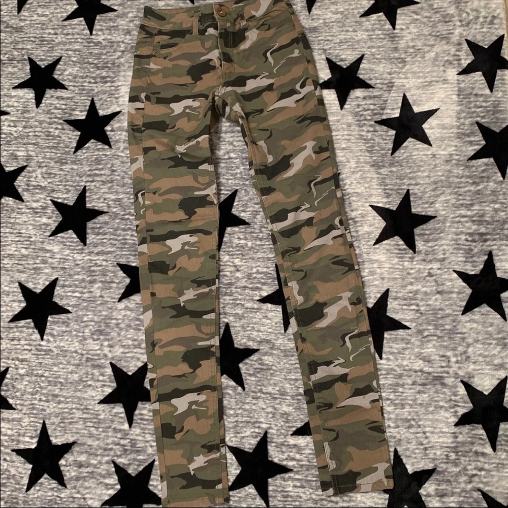 Sexy H&M Camo pants